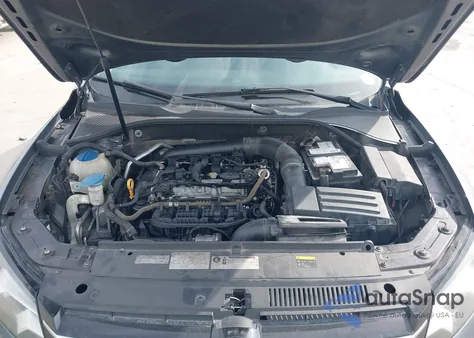 2015 Volkswagen Passat 1.8T S z USA, uszkodzony, nr VIN 1VWAS7A30FC013870